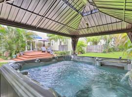 Modern 2 Bd and Loft Getaway Less Than 9 Mi to Dtwn!, holiday home in Miami