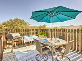 Family-Friendly Coarsegold Guest House with Yard!, hotel en Coarsegold