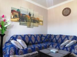 Lovely apartment close to Airport and Dreemland, Hotel in Hövsan