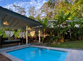 Colina Secreta - Glamping and Villas, hotel a Puerto Viejo