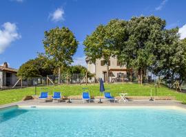 Beautiful Home In Giove With Outdoor Swimming Pool, 5 Bedrooms And Wifi, hotel en Giove