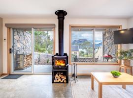 Freycinet Stone Studio 7 - Quartz, hotell i Coles Bay