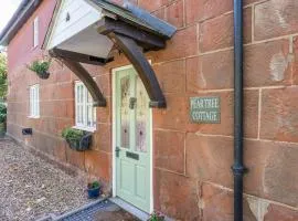 Pear Tree Cottage Courtyard