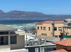 Muizenberg-Melrose Village