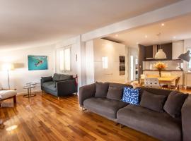 LA MARINA amplio apartamento en pleno centro de Hondarribia: Minneapolis şehrinde bir otel