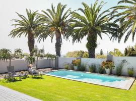 Four Palms Accommodation, hotel em Durbanville