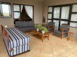 Euphoria Self Catering Home, hotel v mestu Naboomspruit