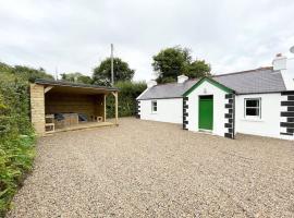 John the mills cottage spaHot tub private beach, hotel en Donegal