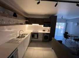 Woodys N Brooks Luxurious Apartment 7
