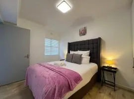 Woodys N Brooks Luxurious Apartment 7