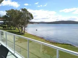 Woodys Place 87a Soldiers Point Rd fantastic duplex on the waterfront