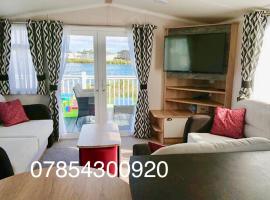 Haven Haggerston castle caravan hire, hotel with parking in Cheswick