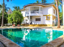 Tichi Villas - Diani Beach, hytte i Diani Beach