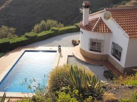 Casa Lantana: with Private Pool, casă de vacanță din Arenas