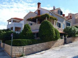 Apartments Etica, hotel in Postira