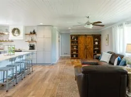 Secluded Villa on 50+ acres - near IU and Nashville