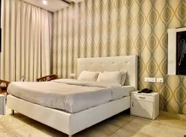 Hotel Hollywood Zirakpur Chandigarh - Family Hotel