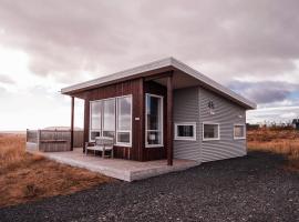 Blue View Cabin 4A With private hot tub, hotelli kohteessa Reykholt