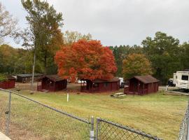 Homely Poolside Cabin, cottage a Salisbury