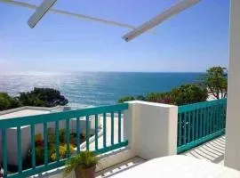 10 AKROTIRI, SANTORINI ESTATE - Families only