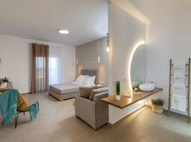 Vivianna's View: Azolimnos şehrinde bir otel
