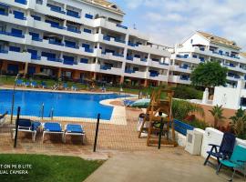 Residencial La Duquesa Suites Golf & Gardens, hotel en San Luis de Sabinillas