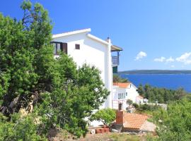 Apartments and rooms by the sea Zavala, Hvar - 8784, hotel in Zavala
