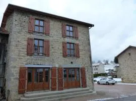 **Charmant Atelier Rénové, Jardin & Terrasse, Proche Ski et Vichy** - FR-1-489-140