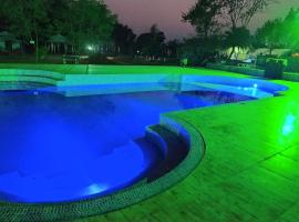 STAYMAKER Gharana Resort, отель в городе Болпур