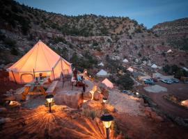 Zion Glamping Adventures, kamp sa luksuznim šatorima u gradu Hildale