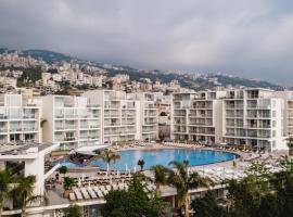 WhiteLace Resort, hotel s parkiriščem v mestu Jbeil