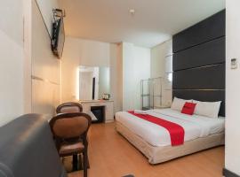RedDoorz at Jalan Gunung Sahari, hotel Jakartában