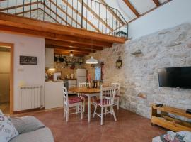 Country House Rusula, hotel a Vrsine