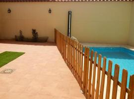 3 bedrooms villa with private pool and furnished terrace at Las Casas, hytte i Las Casas