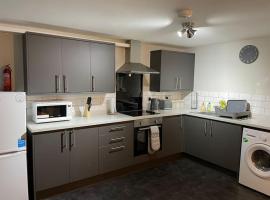 Maple House 2 bed House with free parking in town by ShortStays4U, khách sạn thân thiện với thú nuôi ở Kings Lynn