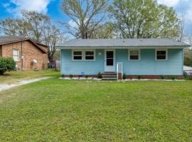 Adorable Blue Little House, renta vacacional en Charleston