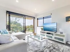 Intrepid 11 Absolute Beachfront Bliss