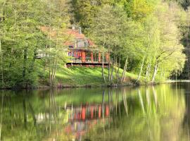 Ferienwohnungen & Campingfässer am Kunstteich, vila v destinaci Wettelrode