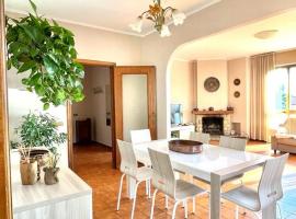 Beatrice Apartment Crocello, hotel a Montignoso