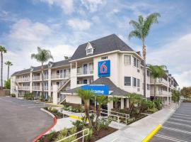 Motel 6-Buena Park, CA - Knotts Berry Farm - Disneyland, hôtel à Buena Park