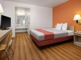 Motel 6-Buena Park, CA - Knotts Berry Farm - Disneyland