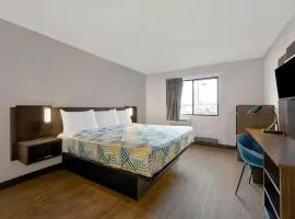 Motel 6-Oak Creek, WI