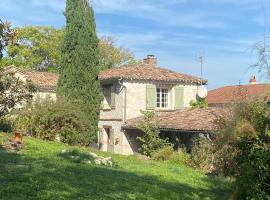 La Caza du quercy, hotel cerca de Roucous Golf, Cazes-Mondenard