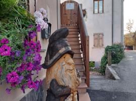 Le Rondini di Casa Bernardi, sole e natura sulle Dolomiti, hôtel avec parking à Montagnaga