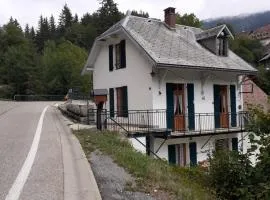 Maison du Guier au coeur du massif