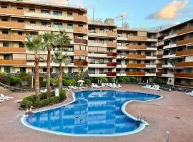 Gecko Apartment with private parking - 1 minutes from the oceanfront!