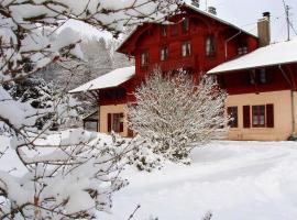 Maison de 3 chambres avec jardin amenage a Mitzach, hotel em Mitzach