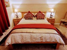 Self catering upper floor flat at Woodend house, hotel em Balmacara