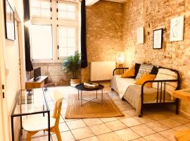 Le MOKA Charmant Appartement au coeur de ville, hôtel à Nîmes