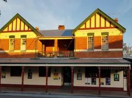 Maclean Hotel